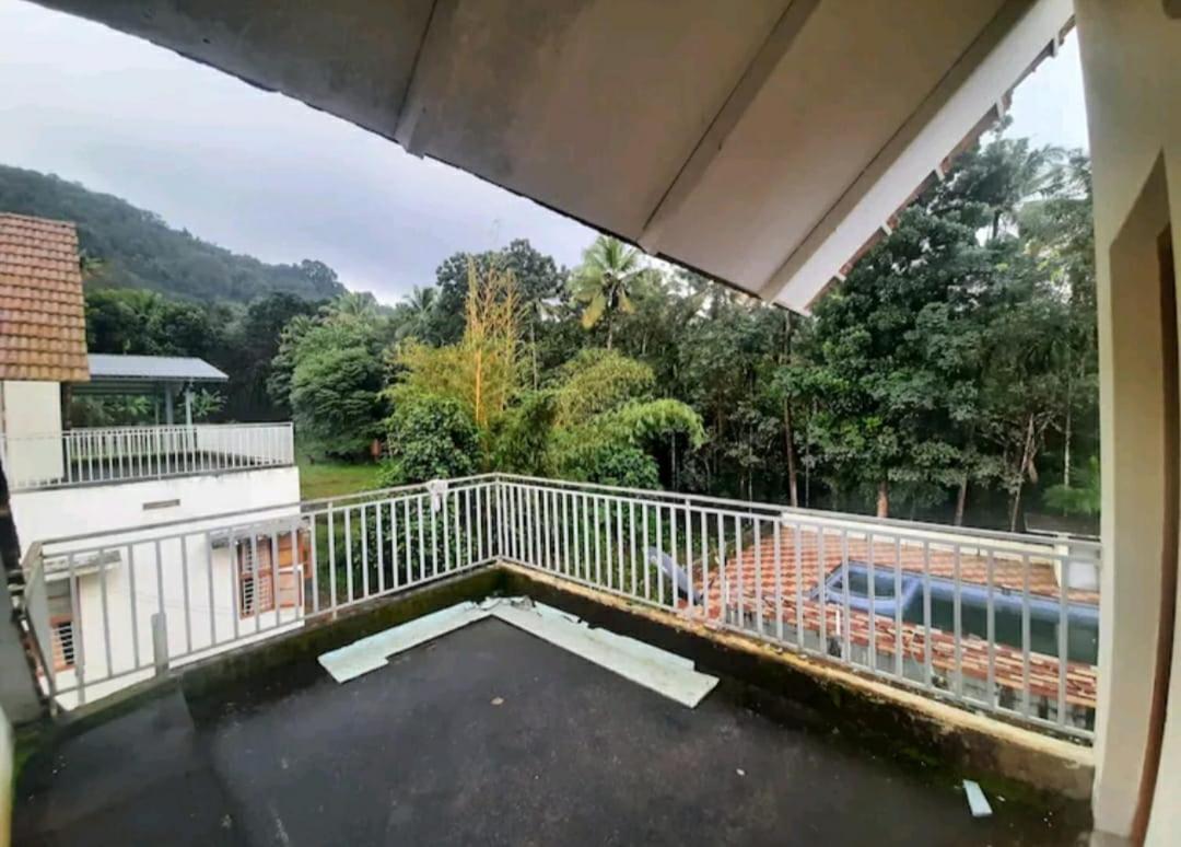 Nest Resorts Athirappilly Luaran gambar